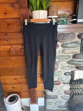 LIKE NEW Lululemon Wunder Train HR Leggings with Pockets - Black size 8 23”